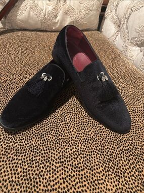 Jump Black Velvet Tassel Loafers with Silver Accents